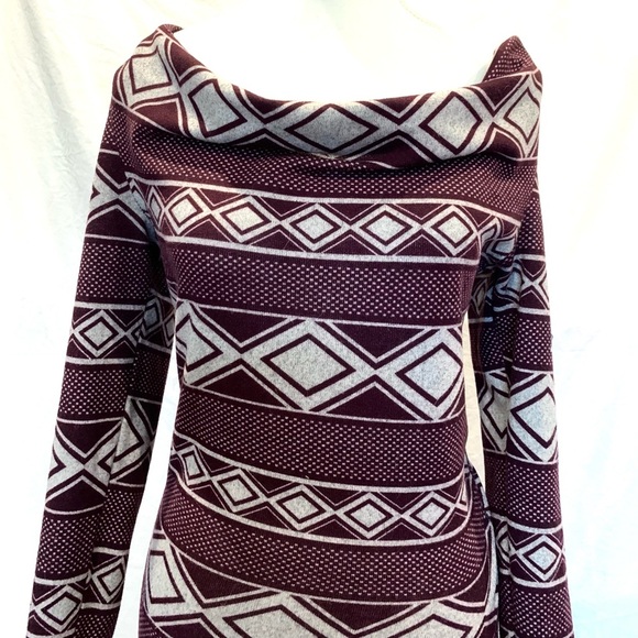 Elegant Burgundy Patterned Women's Sweater Dress Warm but Light weight Sweater - Picture 3 of 9